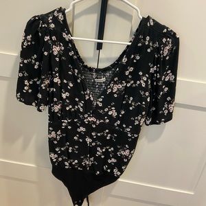 Abercrombie & Fitch Puff Sleeve Bodysuit Black Floral - MEDIUM